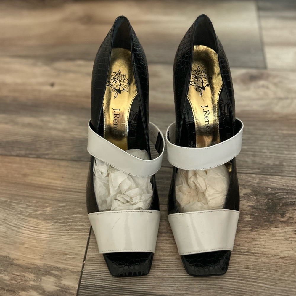Vintage Black & White J. Renee Pumps